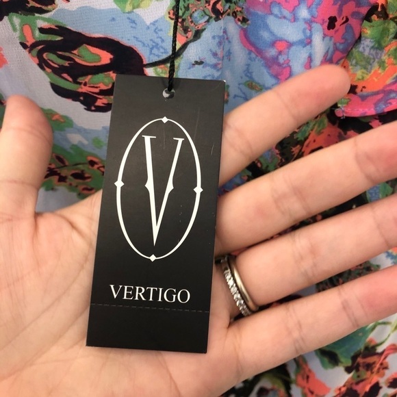 VERTIGO Chiffon Printed Short Sleeve Dress - Picture 9 of 13